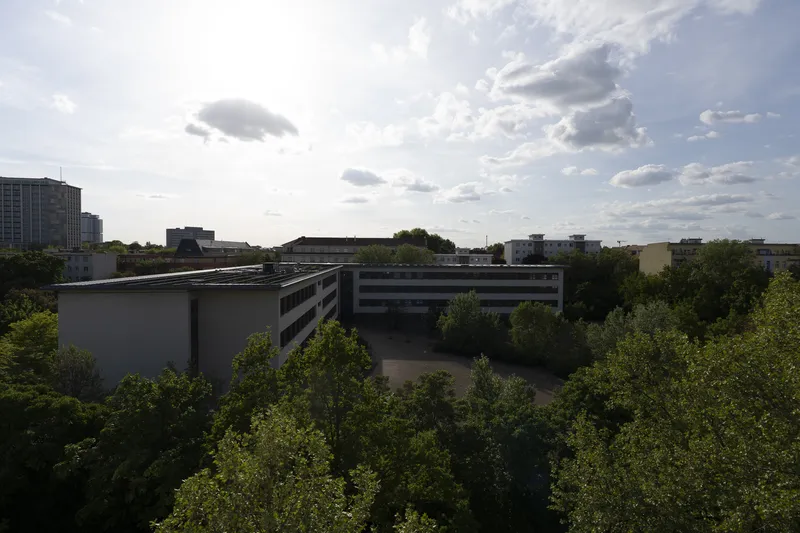 Stilvoll modernisiert: 2-Zimmer-Wohnung in Wilmersdorf — photo 1